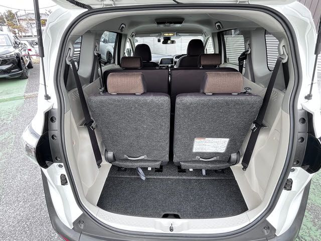 TOYOTA SIENTA 2015 Image 31