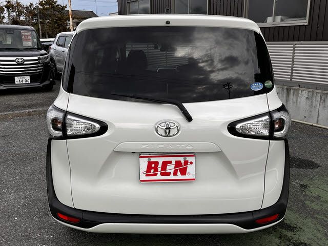 TOYOTA SIENTA 2015 Image 31