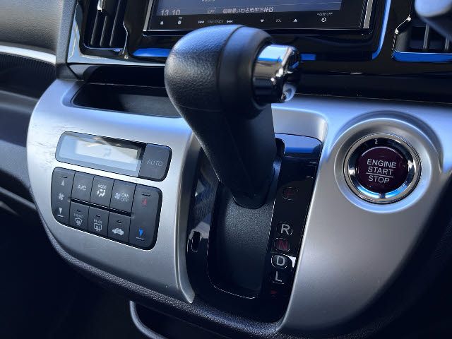 HONDA N-WGN CUSTOM 2013 Image 31