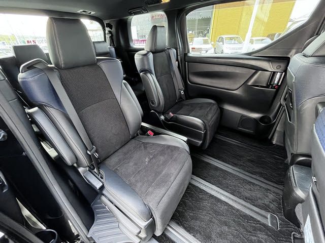 TOYOTA VELLFIRE 2017 Image 31