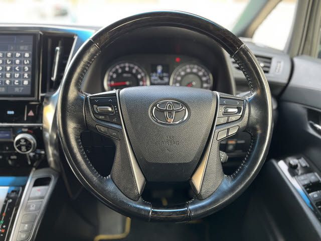 TOYOTA VELLFIRE 2017 Image 31