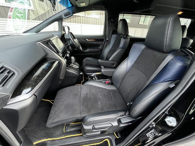 TOYOTA VELLFIRE 2017 Image 31