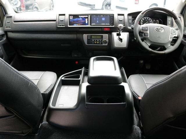 TOYOTA HIACE WAGON 2022 Image 31