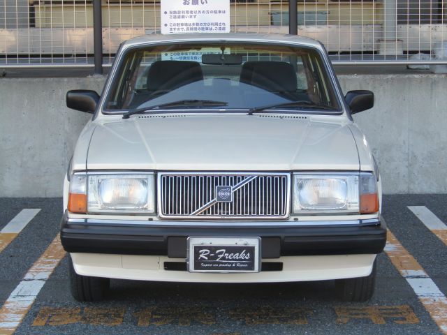 VOLVO 240 SEDAN 1989 Image 31