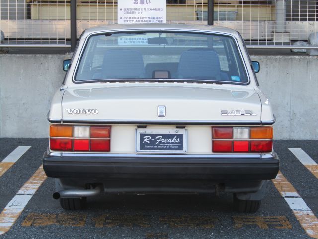 VOLVO 240 SEDAN 1989 Image 31