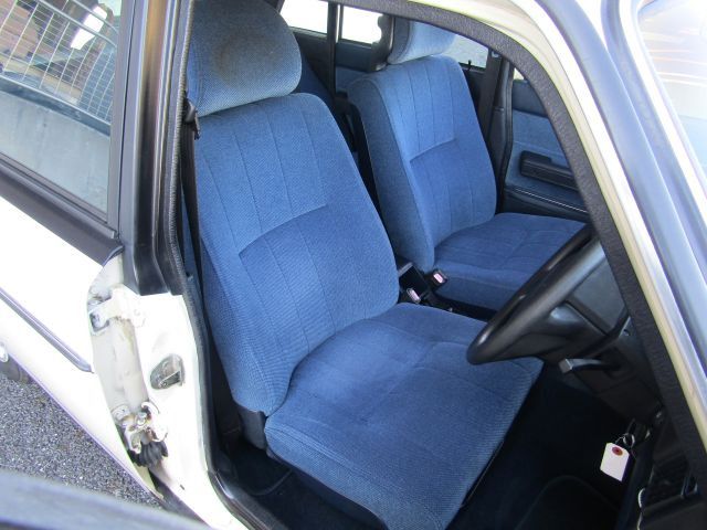 VOLVO 240 SEDAN 1989 Image 31