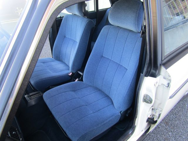 VOLVO 240 SEDAN 1989 Image 31