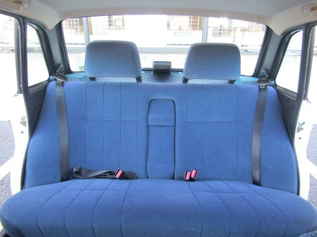 VOLVO 240 SEDAN 1989 Image 31