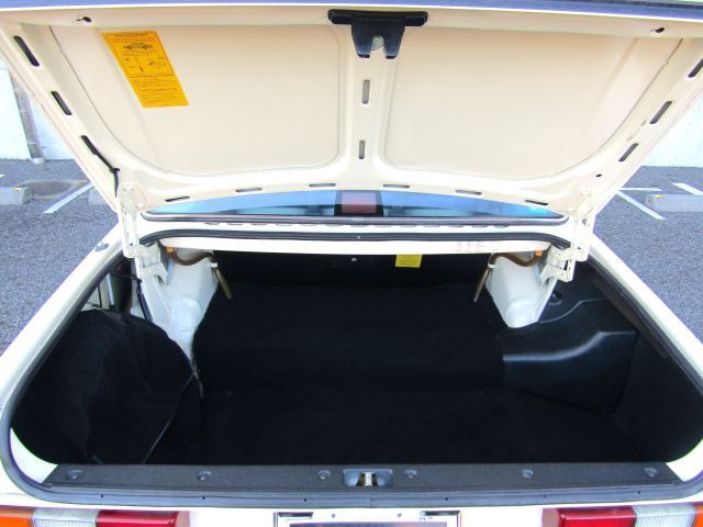 VOLVO 240 SEDAN 1989 Image 31