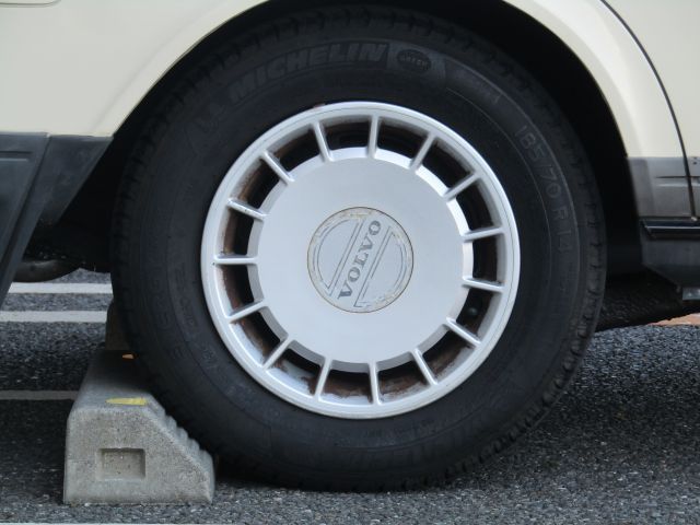 VOLVO 240 SEDAN 1989 Image 31