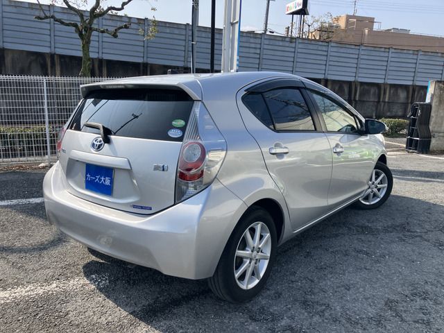 TOYOTA AQUA 2013 Image 31