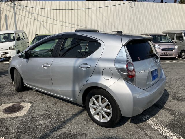 TOYOTA AQUA 2013 Image 31