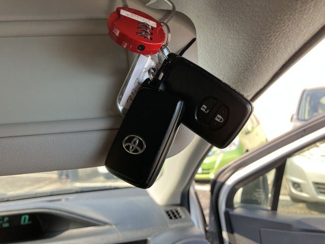 TOYOTA AQUA 2013 Image 31