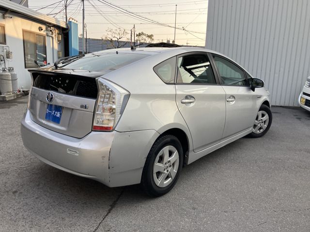 TOYOTA PRIUS 2011 Image 31