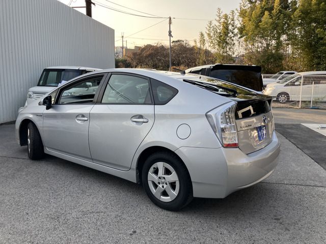 TOYOTA PRIUS 2011 Image 31