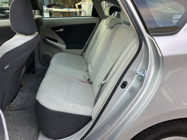 TOYOTA PRIUS 2011 Image 31