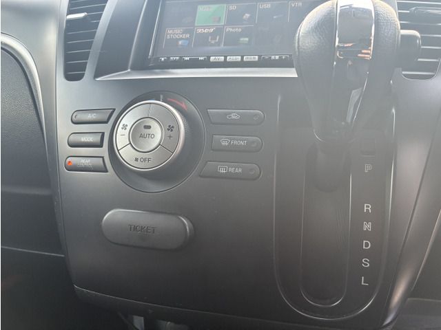 MAZDA BIANTE 4WD 2011 Image 31