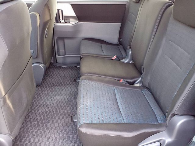 TOYOTA VOXY 2009 Image 31