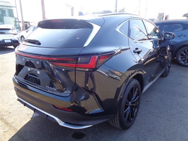 TOYOTA LEXUS NX350H 2022 Image 31