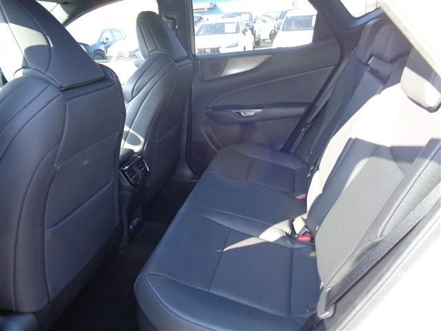 TOYOTA LEXUS NX350H 2023 Image 31