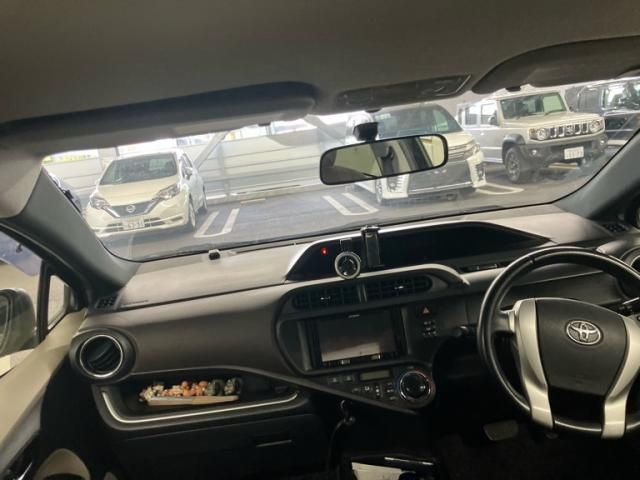 TOYOTA AQUA 2013 Image 31