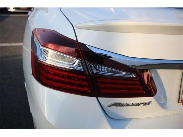 HONDA ACCORD HYBRID 2018 Image 31