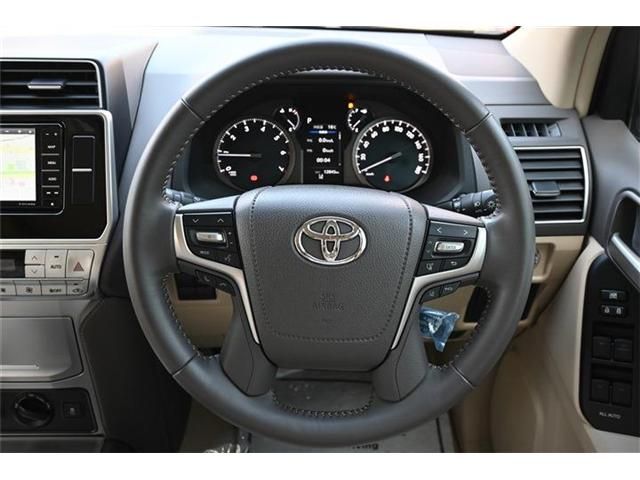 TOYOTA LANDCRUISER PRADO 2022 Image 31