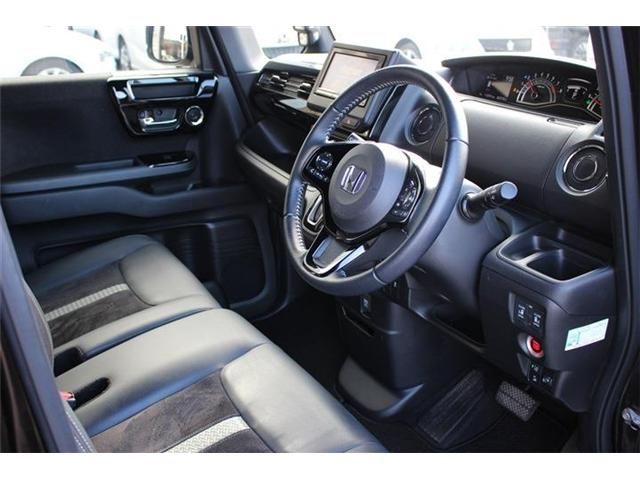 HONDA N BOX CUSTOM 2021 Image 31