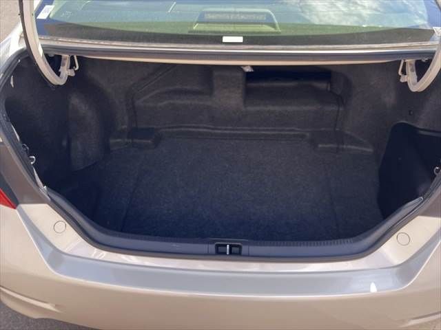 TOYOTA CAMRY HYBRID 2012 Image 31