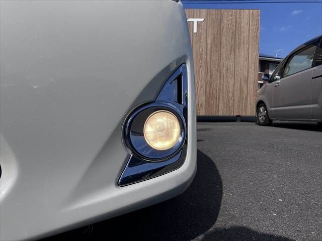 TOYOTA CAMRY HYBRID 2012 Image 31