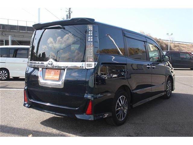 TOYOTA VOXY 2014 Image 31