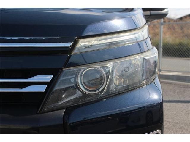 TOYOTA VOXY 2014 Image 31