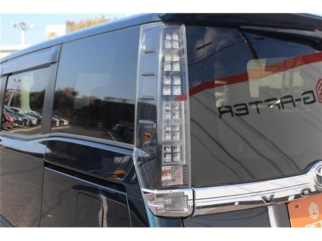 TOYOTA VOXY 2014 Image 31