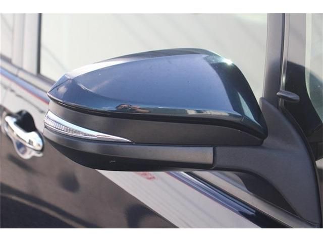 TOYOTA VOXY 2014 Image 31