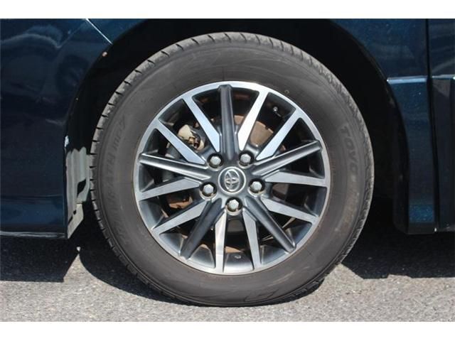 TOYOTA VOXY 2014 Image 31