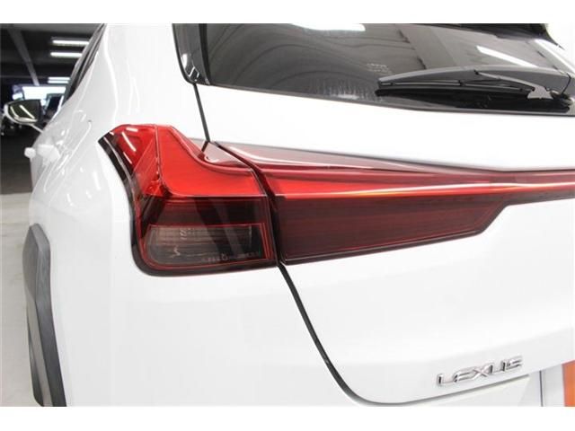 TOYOTA LEXUS UX250H 2019 Image 31