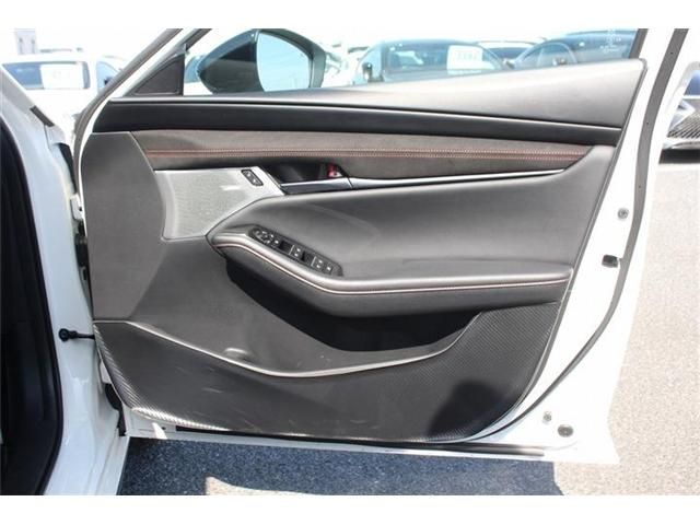 MAZDA 3 FASTBACK 2023 Image 31