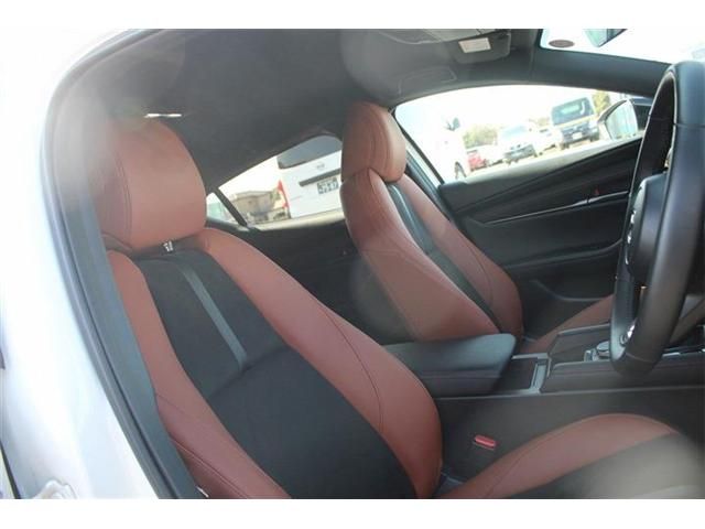 MAZDA 3 FASTBACK 2023 Image 31