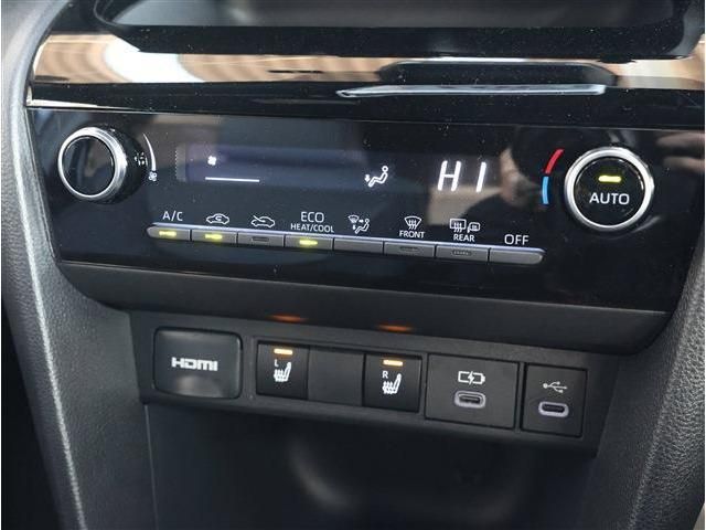 TOYOTA YARIS CROSS HYBRID 2025 Image 31