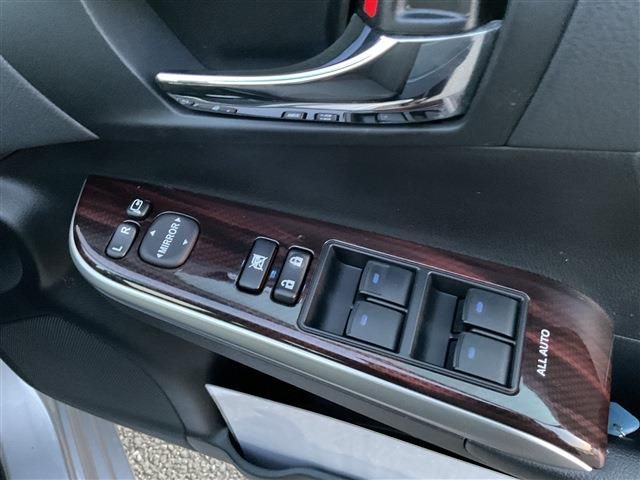 TOYOTA CAMRY HYBRID 2014 Image 31