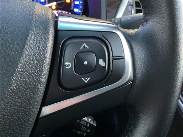 TOYOTA CAMRY HYBRID 2014 Image 31