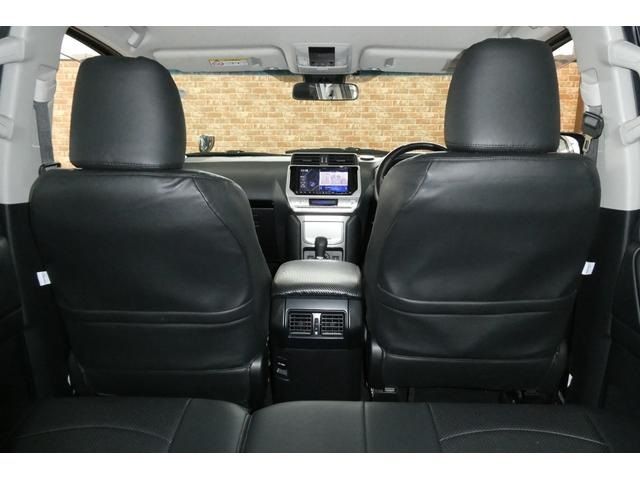 TOYOTA LANDCRUISER PRADO 2018 Image 31