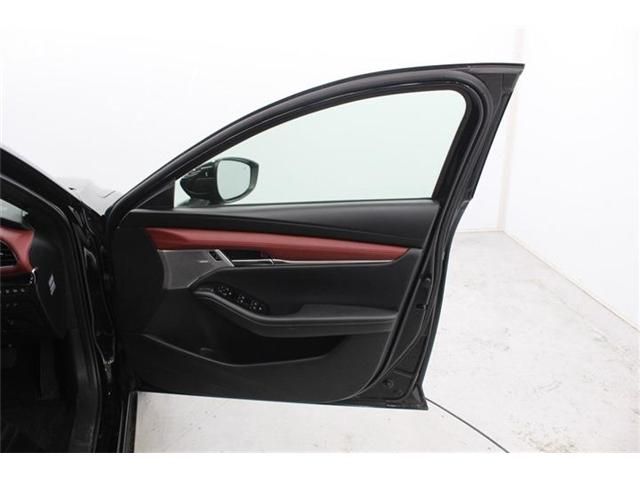 MAZDA 3 FASTBACK 2024 Image 31
