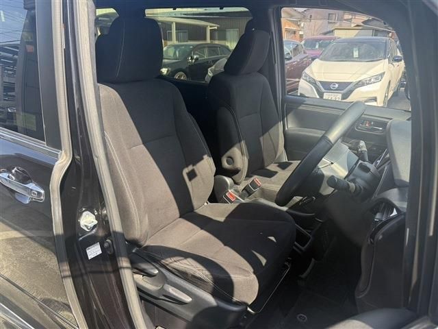 TOYOTA ESQUIRE HYBRID 2018 Image 31