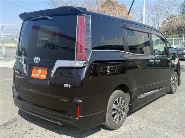 TOYOTA ESQUIRE HYBRID 2018 Image 31