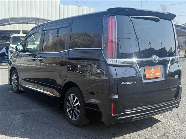 TOYOTA ESQUIRE HYBRID 2018 Image 31