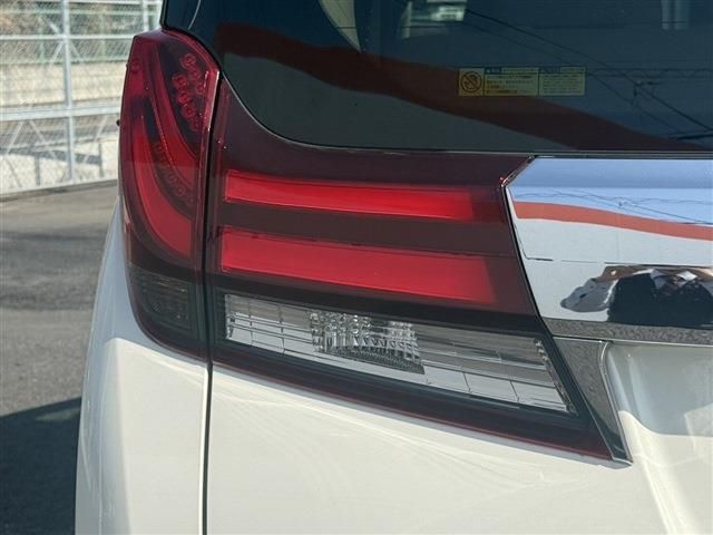 TOYOTA ALPHARD HYBRID 4WD 2015 Image 31