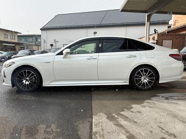 TOYOTA CROWN SEDAN HYBRID 2019 Image 31