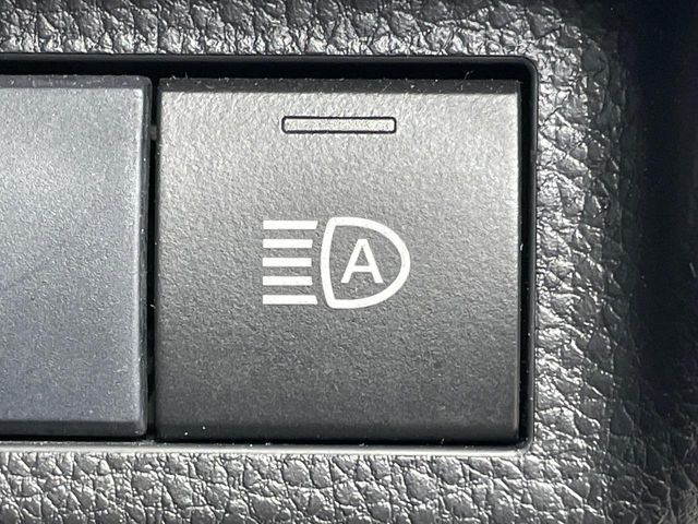 TOYOTA RAV4 HYBRID 2WD 2019 Image 31