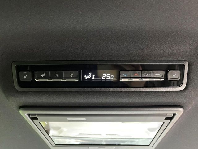 TOYOTA VOXY HYBRID 2023 Image 31